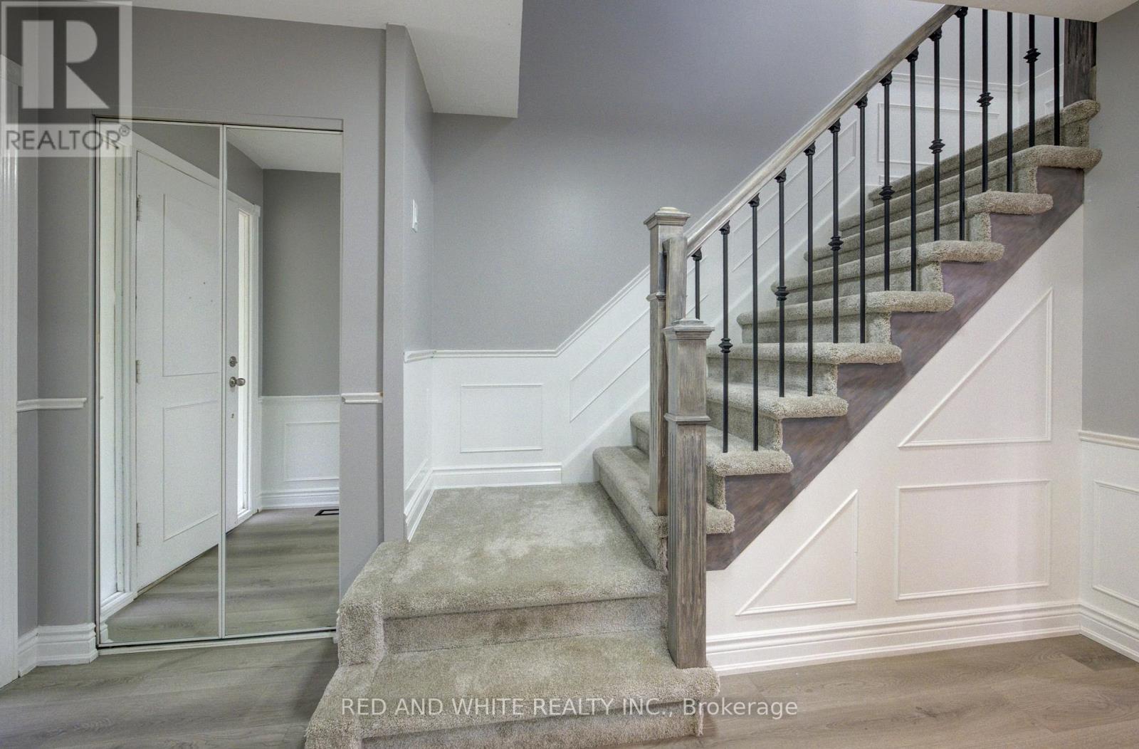 68 Parkview Crescent, Waterloo, Ontario  N2A 1L9 - Photo 7 - X12212994