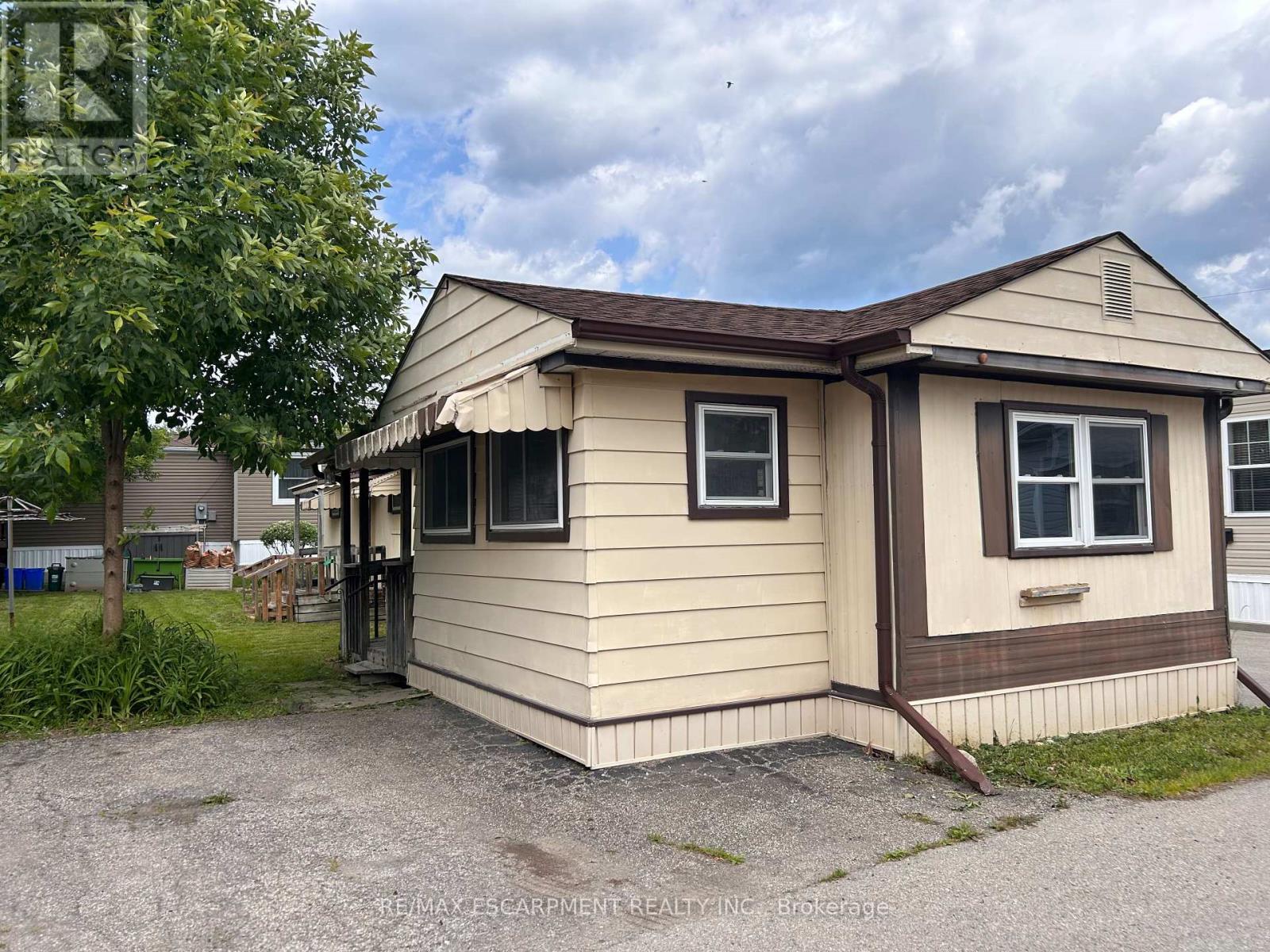 4581 Anna Lane, Lincoln (Beamsville), Ontario  L3J 0W1 - Photo 1 - X12213001
