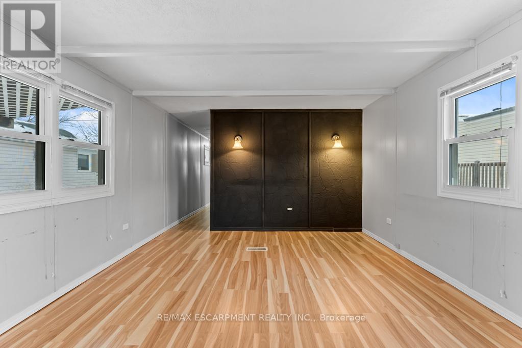 4581 Anna Lane, Lincoln (Beamsville), Ontario  L3J 0W1 - Photo 11 - X12213001
