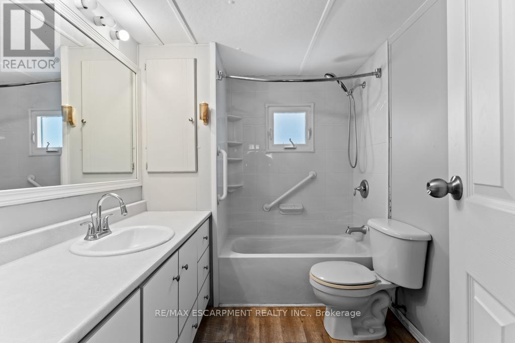 4581 Anna Lane, Lincoln (Beamsville), Ontario  L3J 0W1 - Photo 16 - X12213001