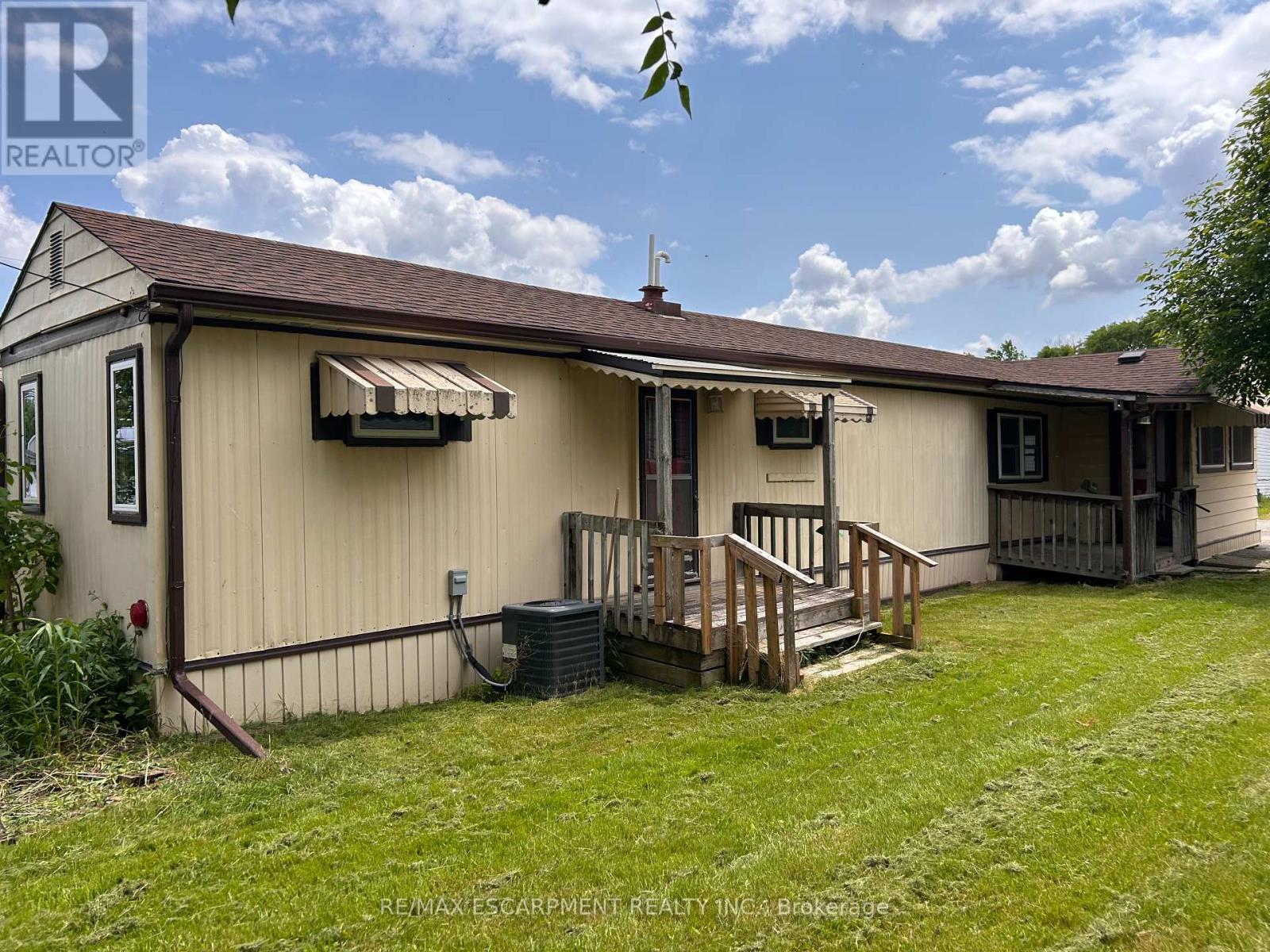 4581 Anna Lane, Lincoln (Beamsville), Ontario  L3J 0W1 - Photo 24 - X12213001