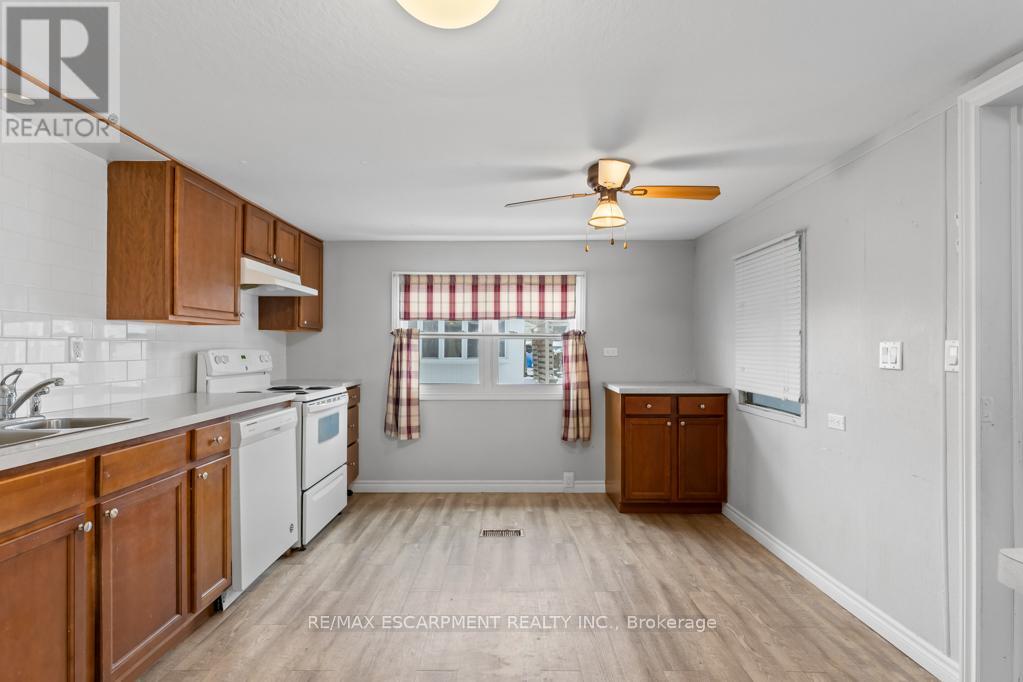 4581 Anna Lane, Lincoln (Beamsville), Ontario  L3J 0W1 - Photo 6 - X12213001