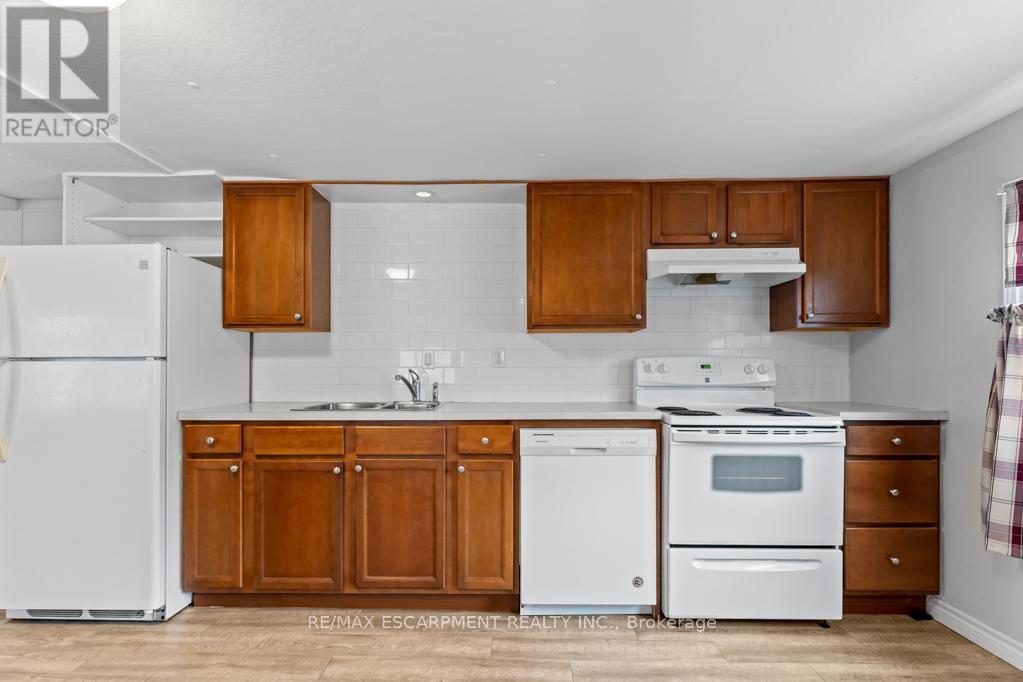 4581 Anna Lane, Lincoln (Beamsville), Ontario  L3J 0W1 - Photo 7 - X12213001