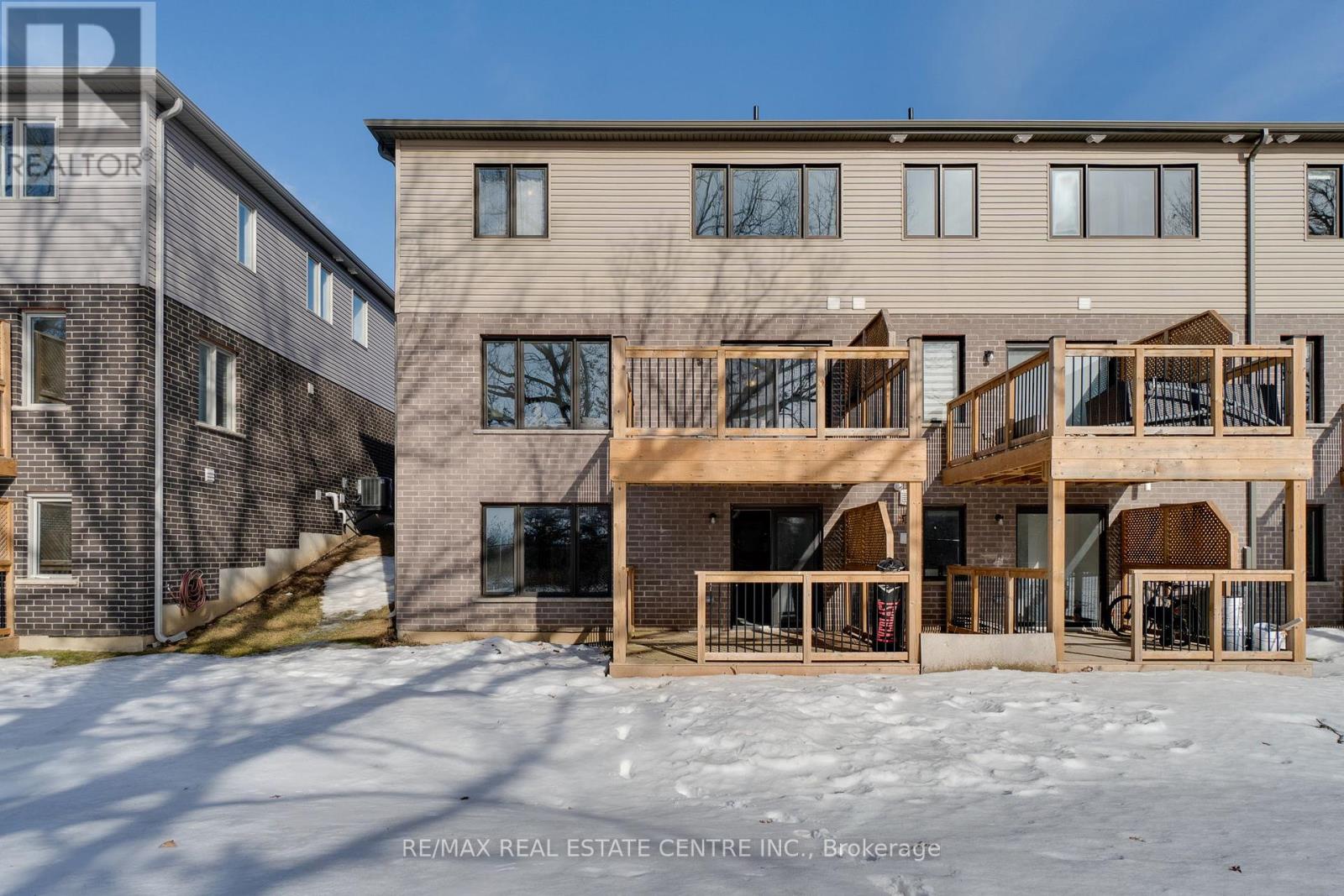 27 - 135 Hardcastle Drive, Cambridge, Ontario  N1S 0B6 - Photo 34 - X12213011
