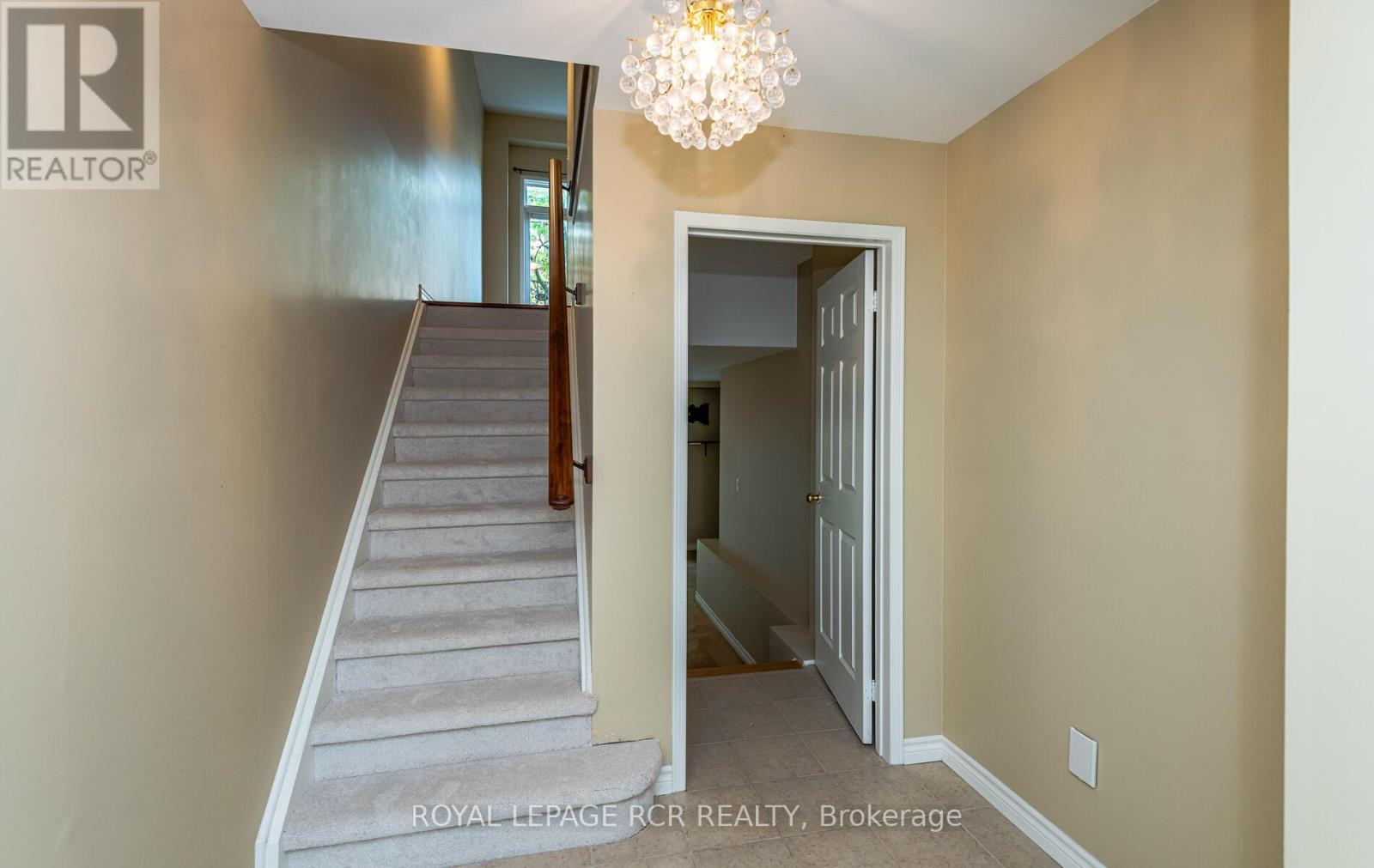 22 Sandelwood Court, Aurora (Bayview Wellington), Ontario  L4G 7M9 - Photo 4 - N12212007