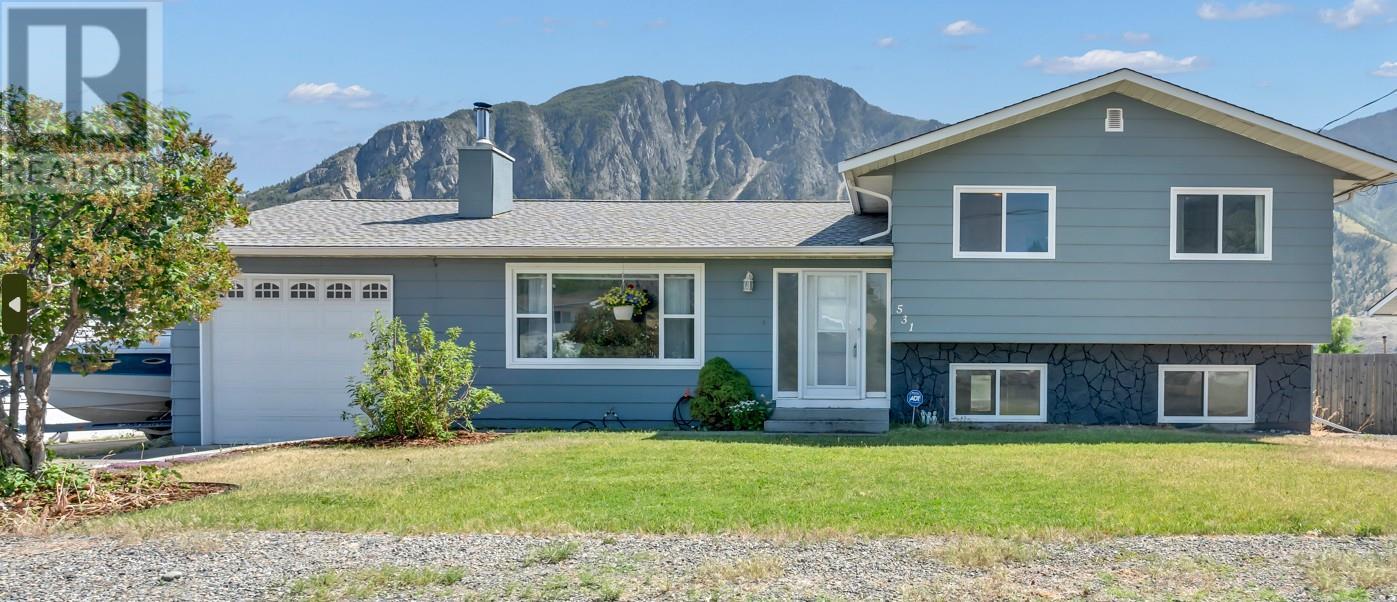 531 3rd Avenue, Keremeos, British Columbia  V1L 2B3 - Photo 2 - 10351080