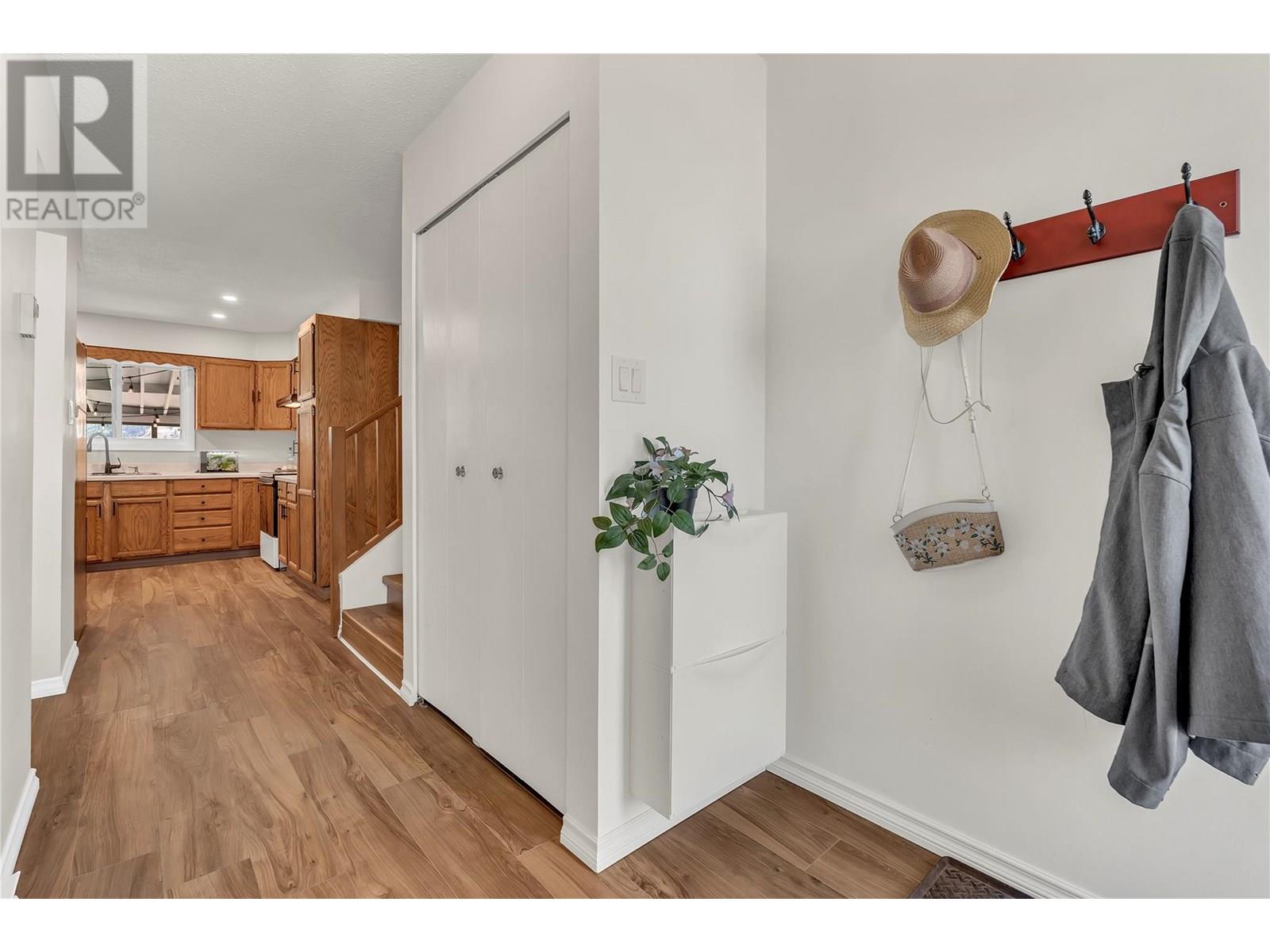 531 3rd Avenue, Keremeos, British Columbia  V1L 2B3 - Photo 3 - 10351080