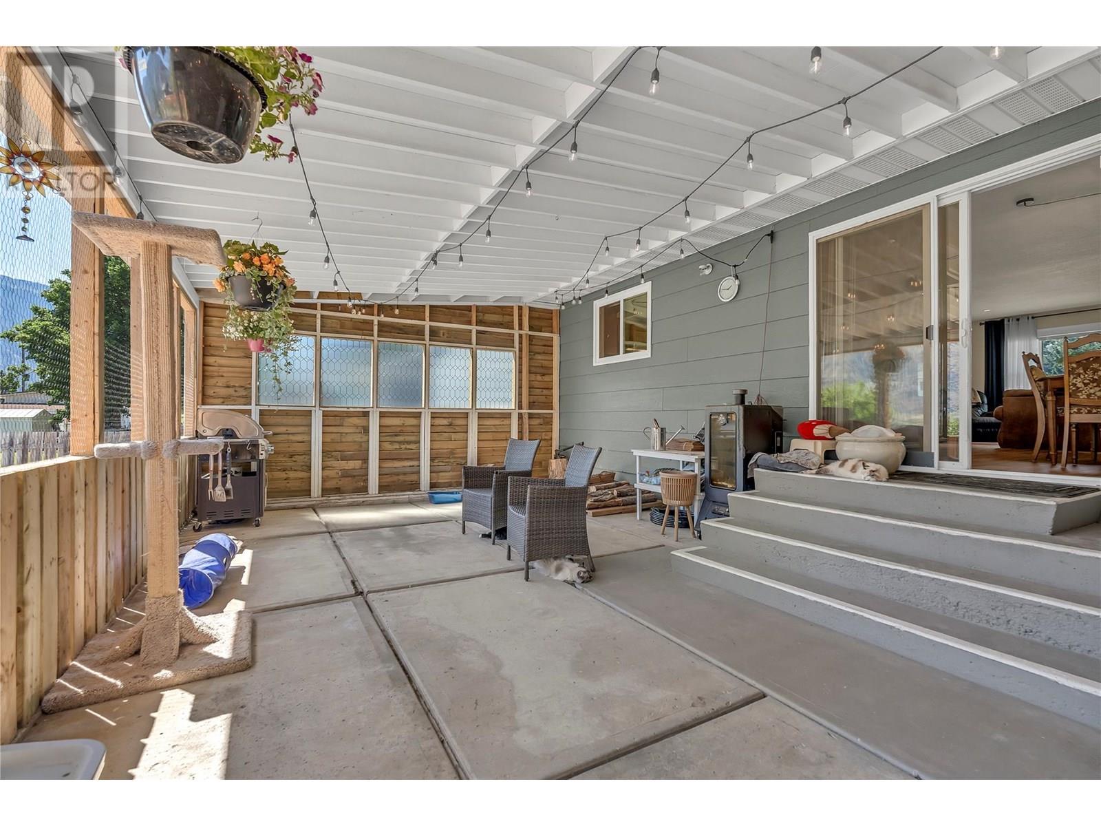 531 3rd Avenue, Keremeos, British Columbia  V1L 2B3 - Photo 32 - 10351080