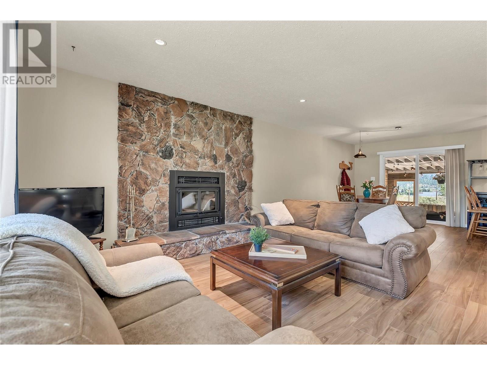 531 3rd Avenue, Keremeos, British Columbia  V1L 2B3 - Photo 4 - 10351080