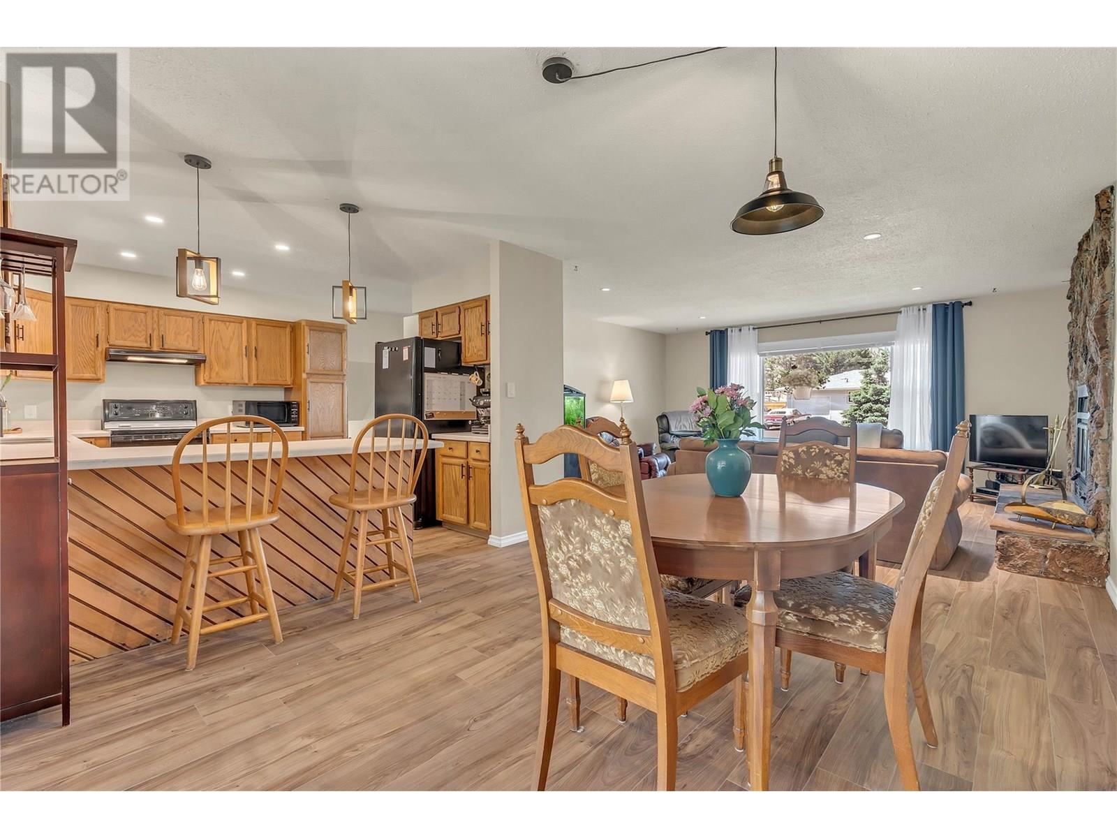 531 3rd Avenue, Keremeos, British Columbia  V1L 2B3 - Photo 6 - 10351080