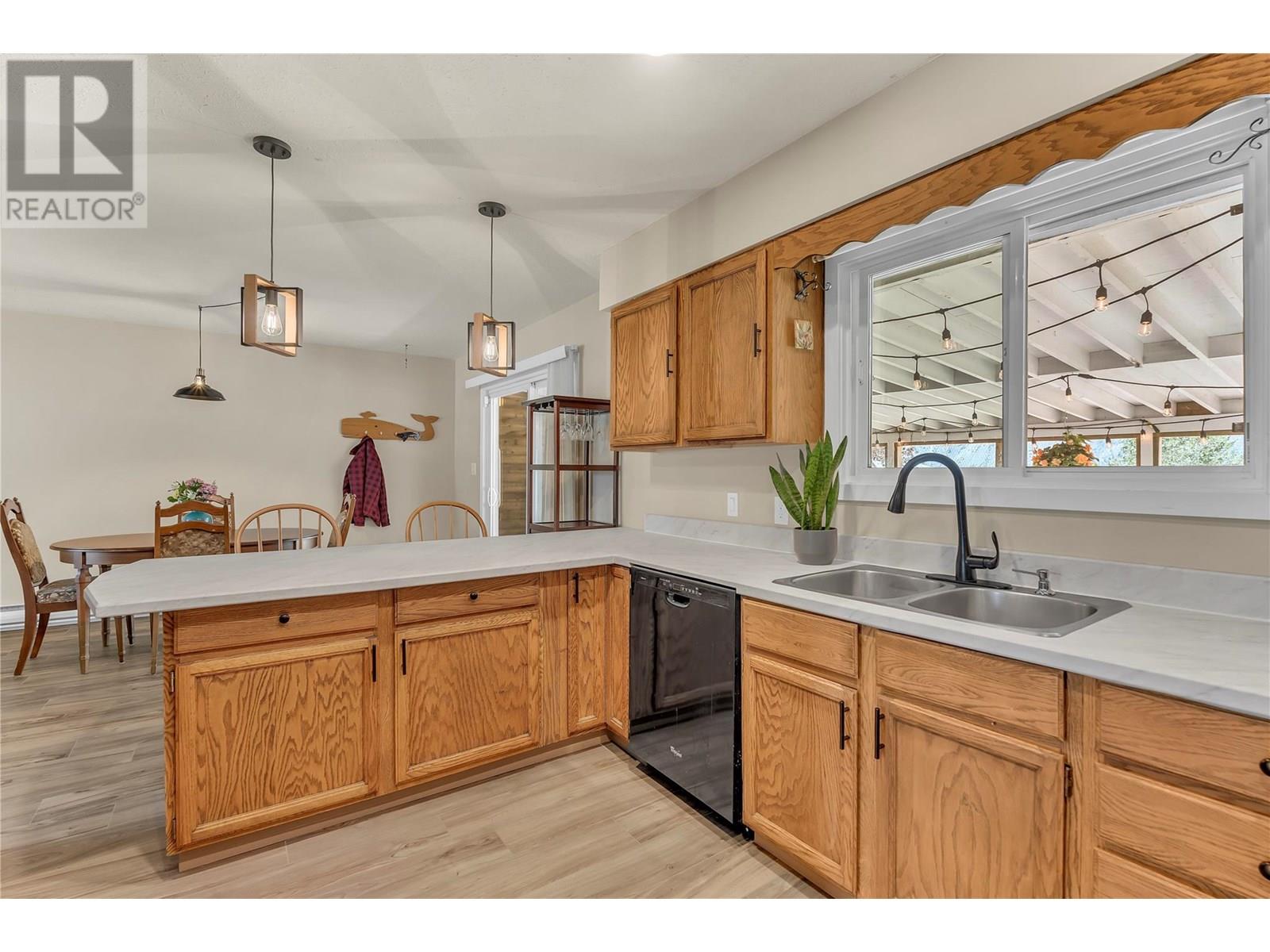 531 3rd Avenue, Keremeos, British Columbia  V1L 2B3 - Photo 9 - 10351080