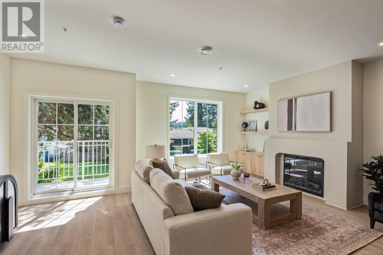 Property at 8 2770 Vantilburg Cres image 1