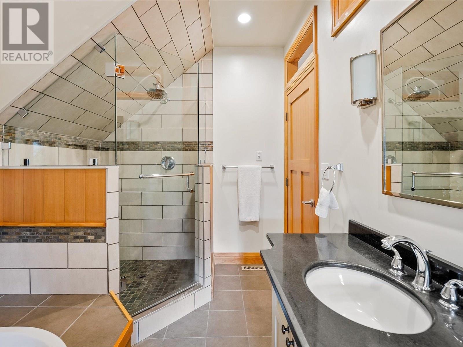 7601 Pemberton Meadows, Pemberton, British Columbia  V0N 2L2 - Photo 26 - R3014063