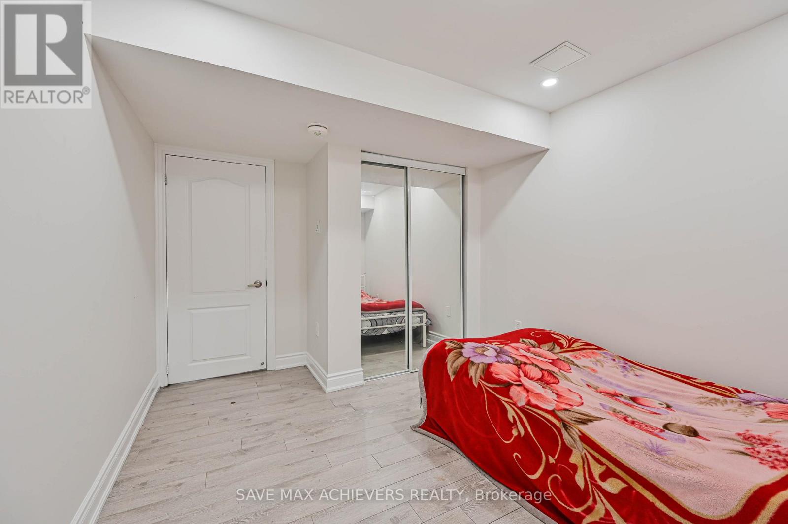 7 Seacliff Crescent, Brampton, Ontario  L6T 0A4 - Photo 42 - W12212973