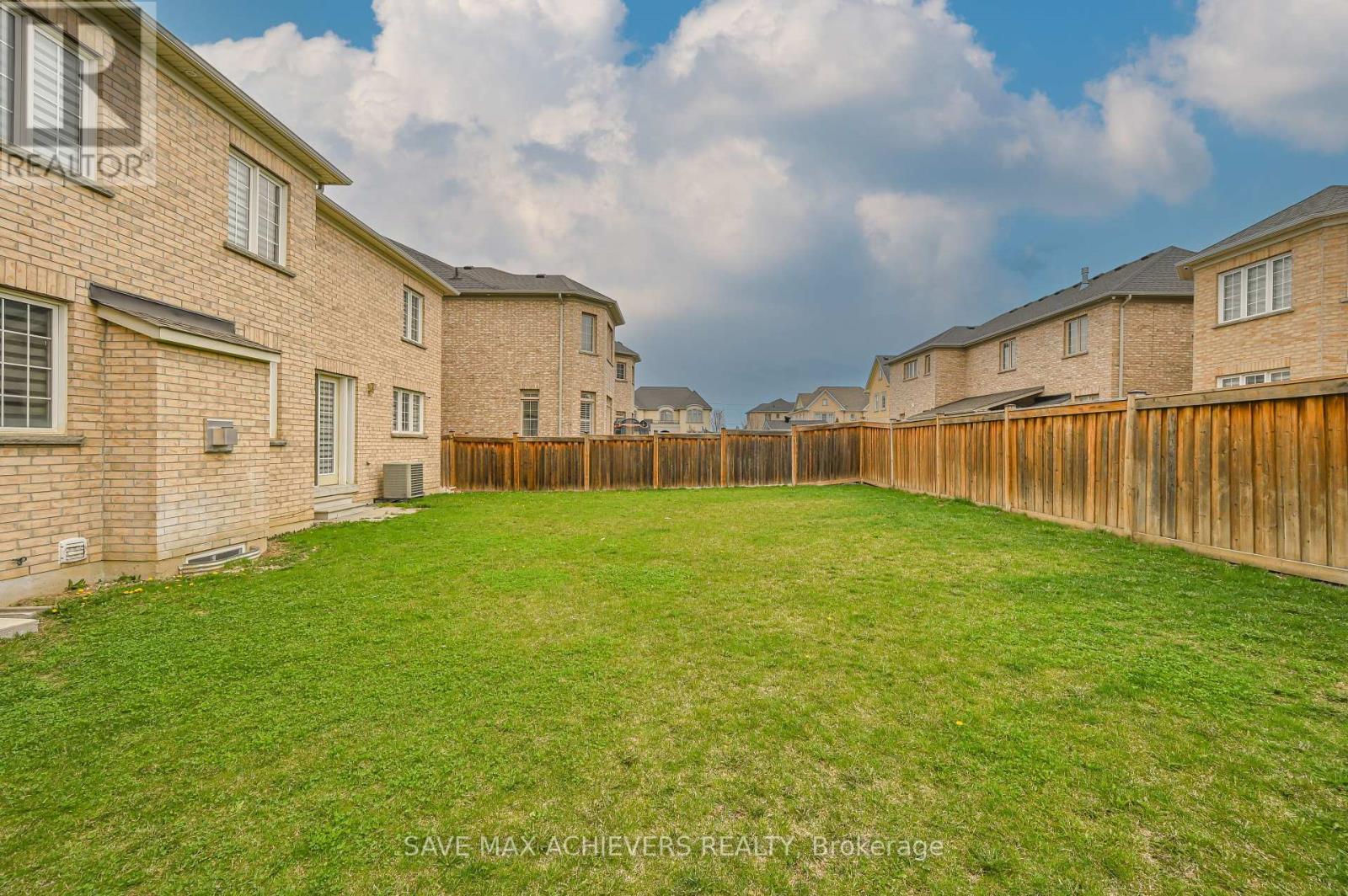 7 Seacliff Crescent, Brampton, Ontario  L6T 0A4 - Photo 49 - W12212973