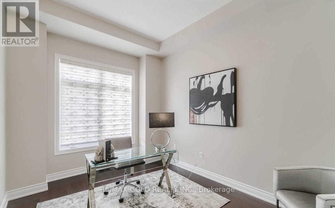 11 Carl Finlay Drive, Brampton, Ontario  L6P 4E2 - Photo 3 - W12213007