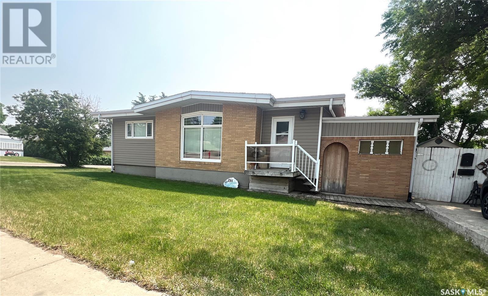 284 10th AVENUE NW, swift current, Saskatchewan
