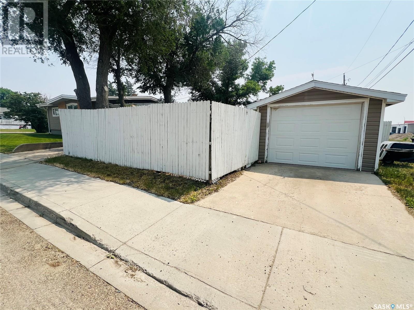 284 10th Avenue Nw, Swift Current, Saskatchewan  S9H 1P1 - Photo 31 - SK009060