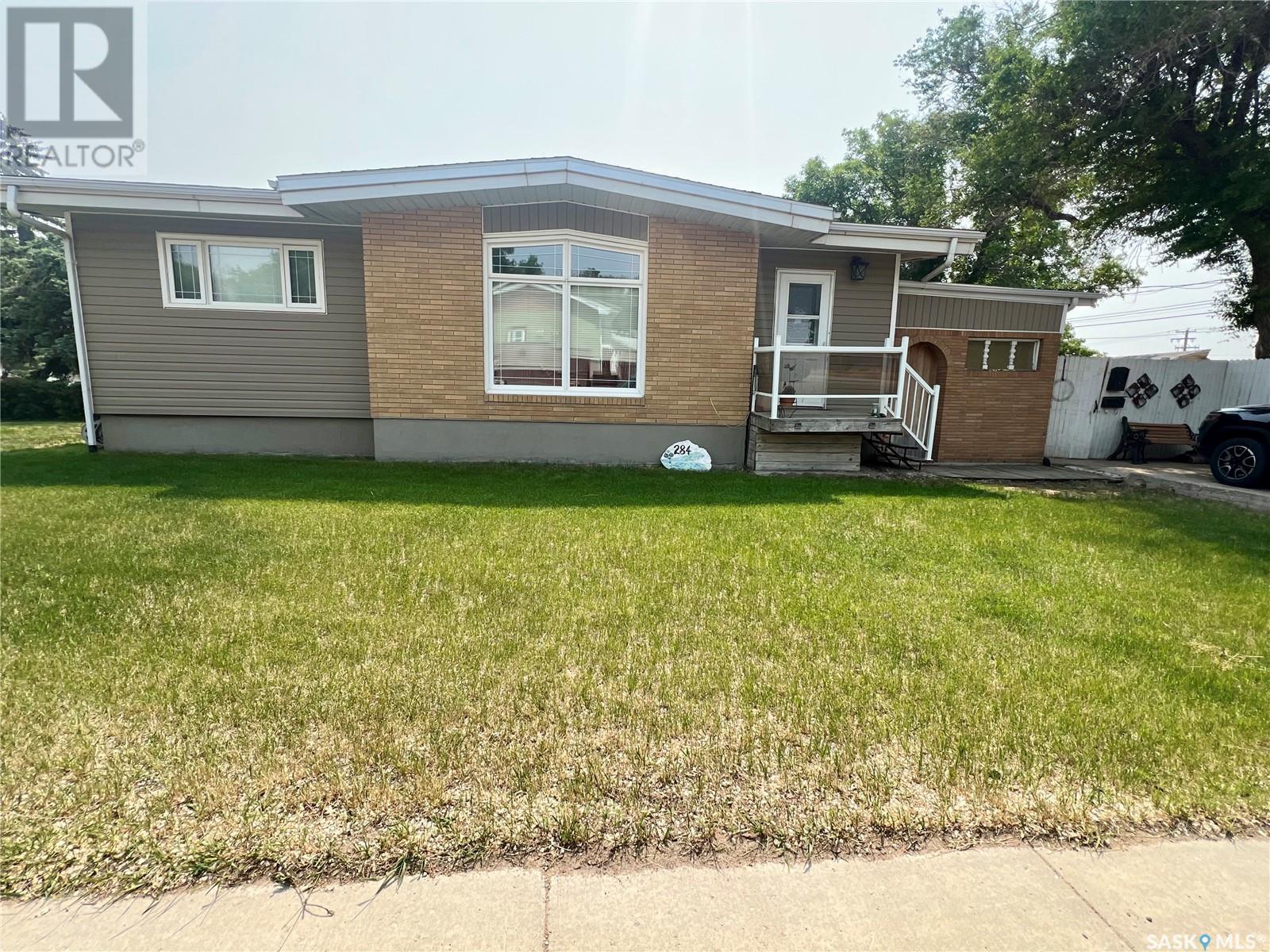 284 10th Avenue Nw, Swift Current, Saskatchewan  S9H 1P1 - Photo 40 - SK009060