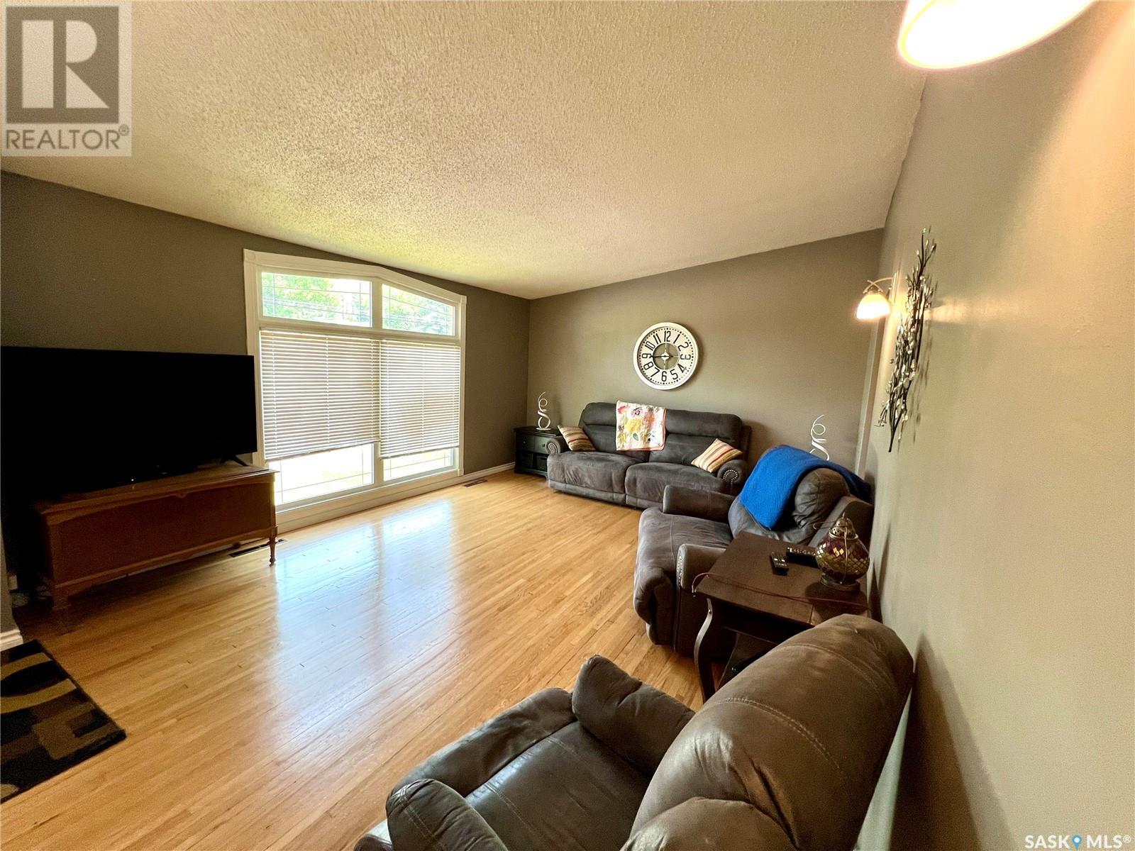 284 10th Avenue Nw, Swift Current, Saskatchewan  S9H 1P1 - Photo 7 - SK009060