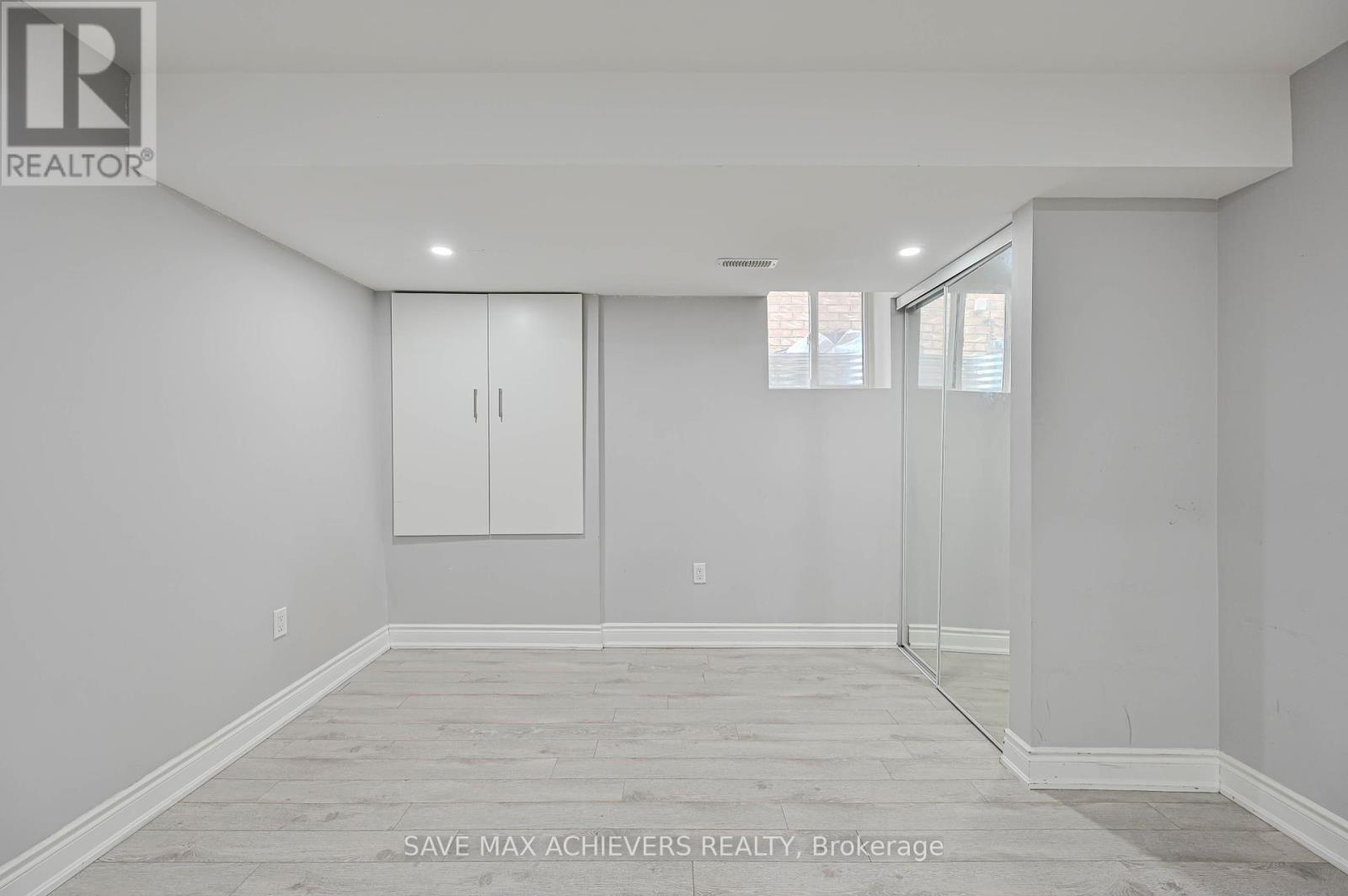 7 Seacliff Crescent, Brampton, Ontario  L6T 0A4 - Photo 43 - W12212973