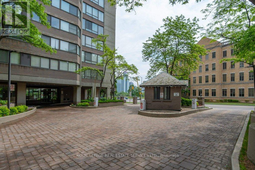 705 - 4235 Sherwoodtowne Boulevard, Mississauga, Ontario  L4Z 1W3 - Photo 4 - W12211993
