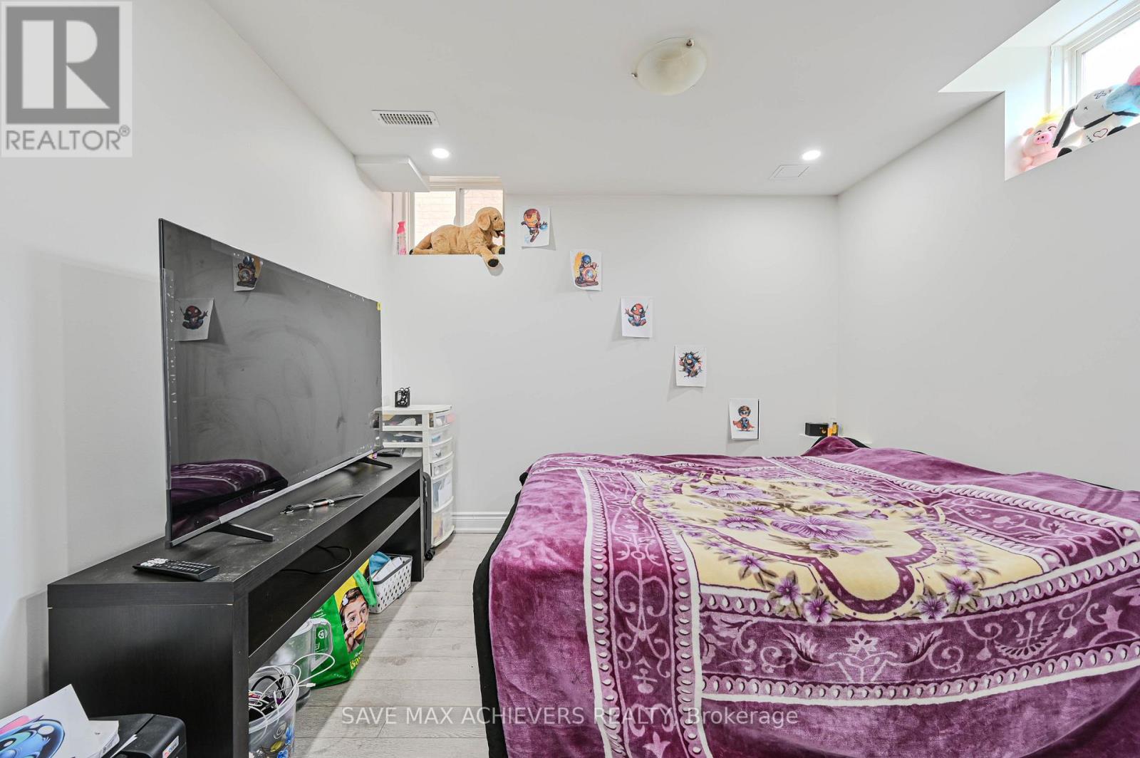 7 Seacliff Crescent, Brampton, Ontario  L6T 0A4 - Photo 40 - W12212973