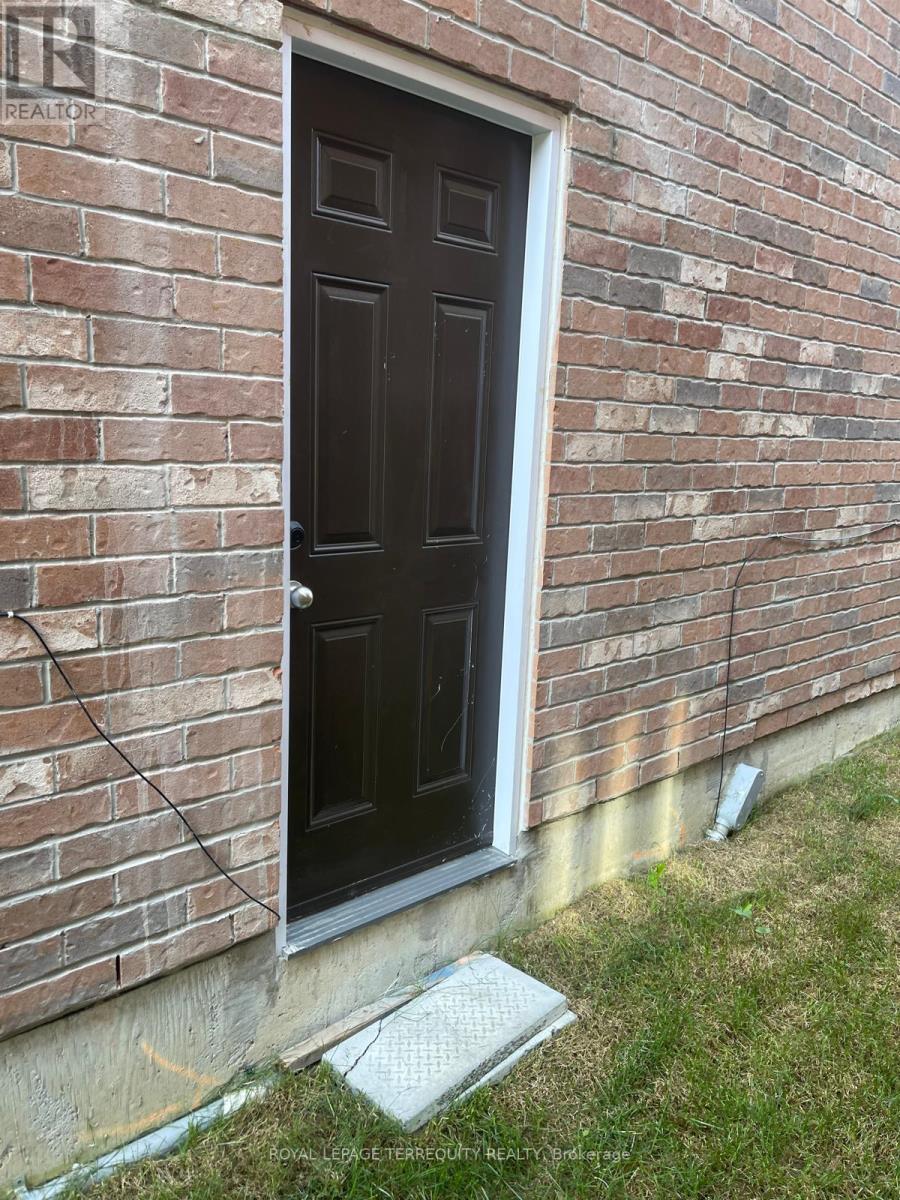 1213 Drinkle Crescent, Oshawa, Ontario  L1K 3G8 - Photo 18 - E12210326