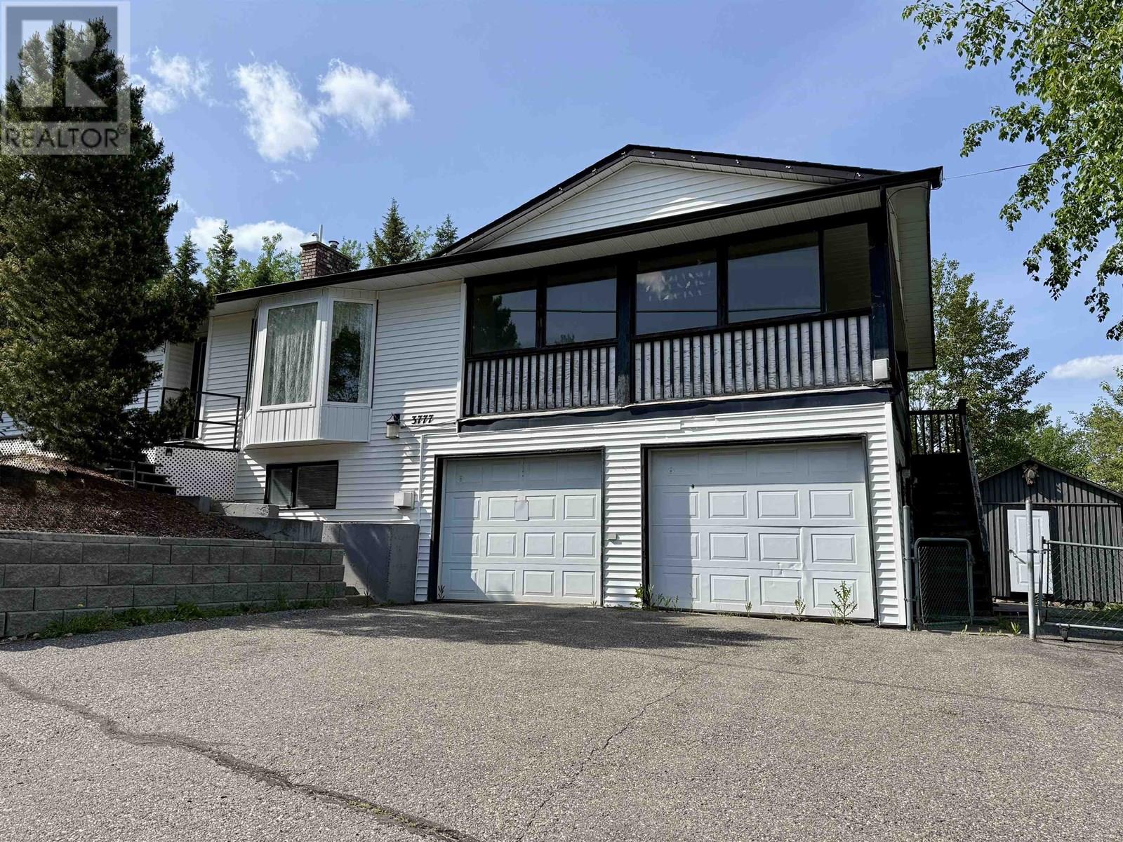 3777 Hillcrest Road, Prince George, British Columbia  V2N 5R1 - Photo 2 - R3014265