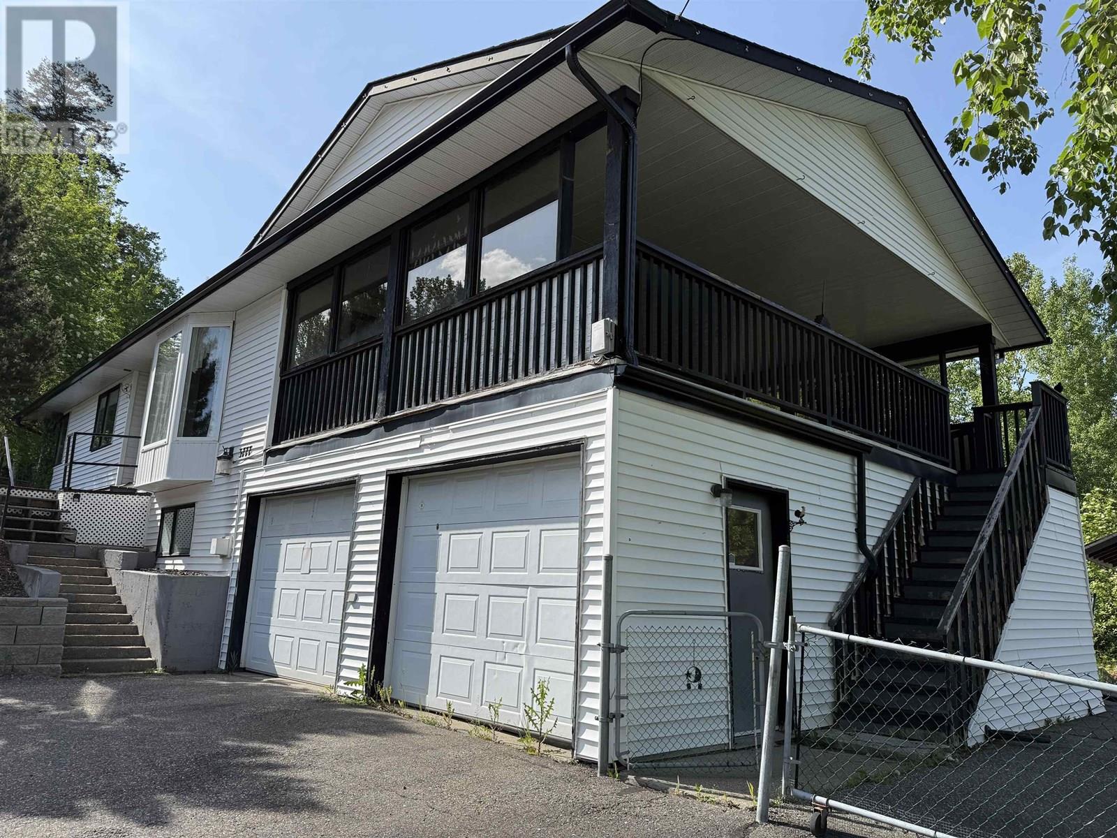 3777 Hillcrest Road, Prince George, British Columbia  V2N 5R1 - Photo 3 - R3014265