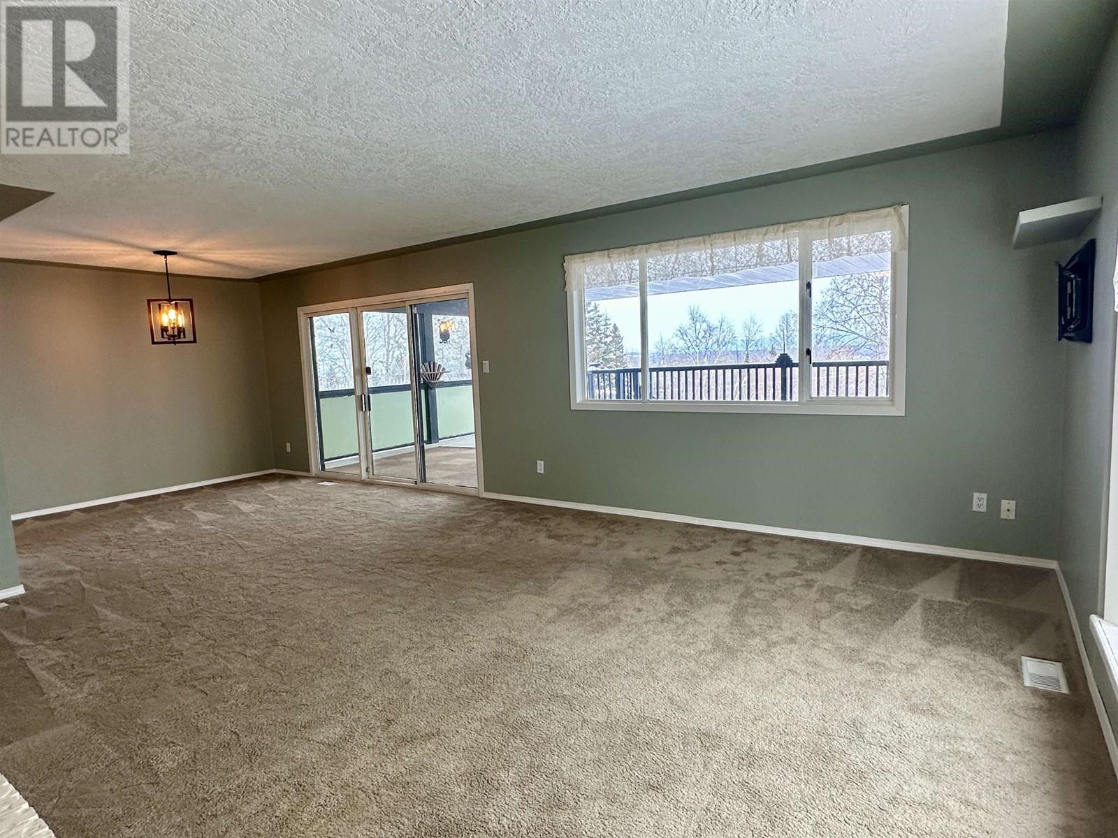 3777 Hillcrest Road, Prince George, British Columbia  V2N 5R1 - Photo 6 - R3014265