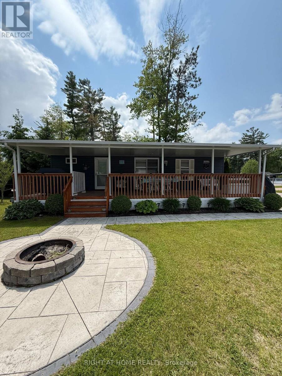 7 Nipagon Circle, Wasaga Beach, Ontario  L9Z 2M2 - Photo 1 - S12062740