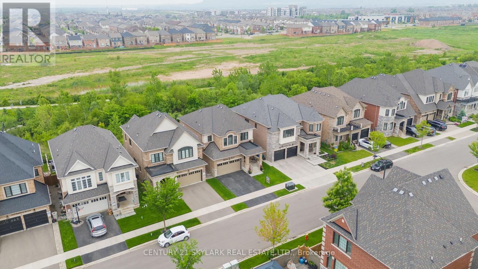 1326 Raspberry Terrace, Milton, Ontario  L9E 1N3 - Photo 5 - W12096536