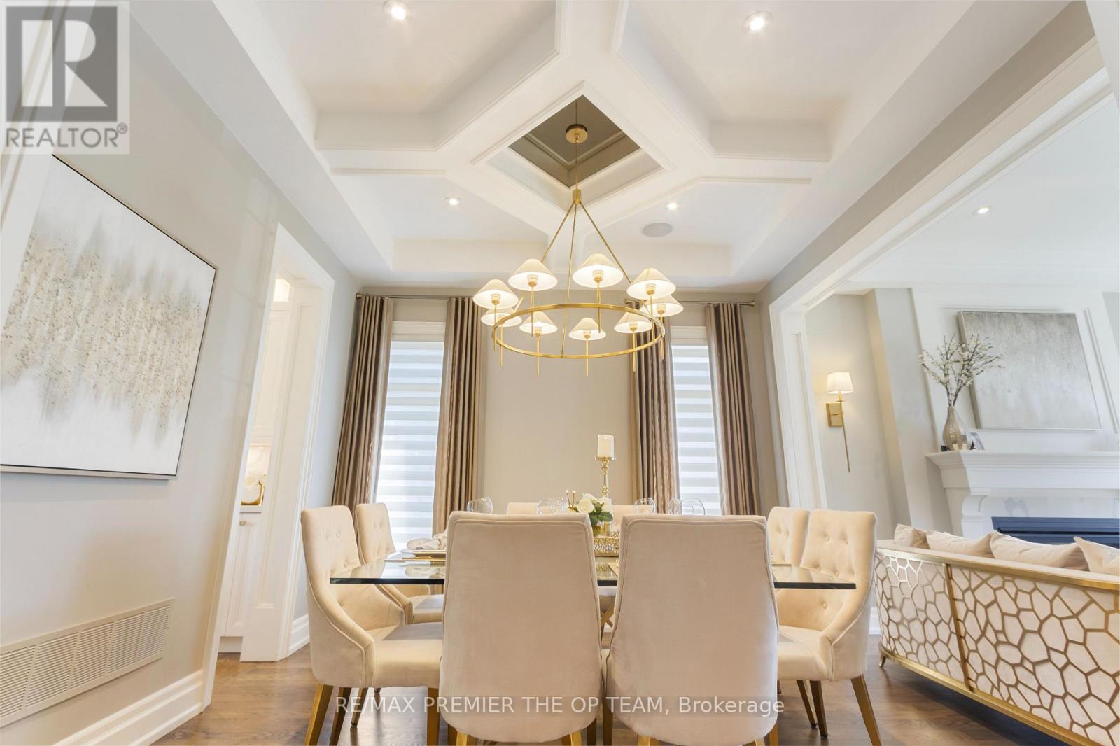 5 Storey Crescent, Toronto, Ontario  M9B 3C7 - Photo 6 - W12210974