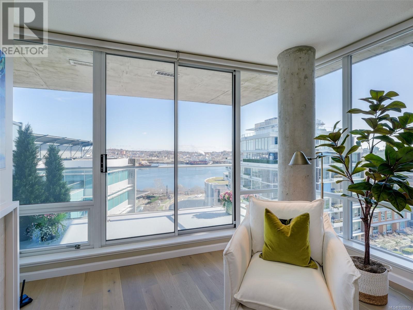 714 160 Wilson St, Victoria, British Columbia  V9A 7P9 - Photo 2 - 1002879