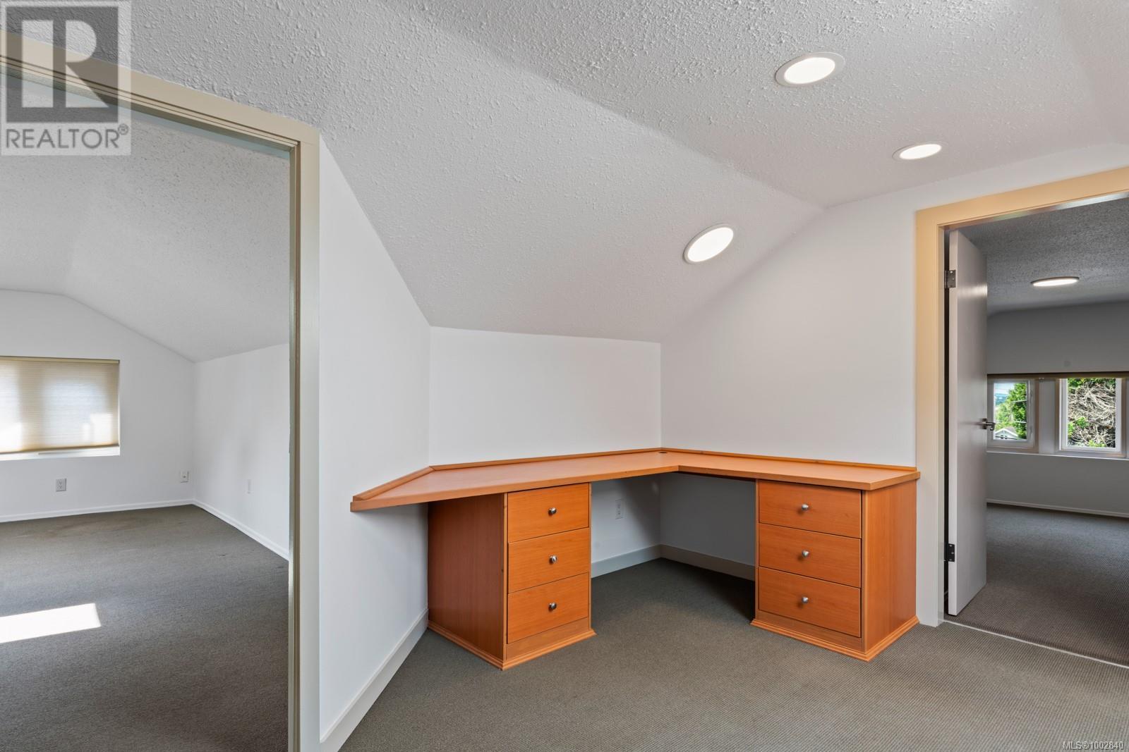 3027 Fifth St, Victoria, British Columbia  V8T 4B6 - Photo 38 - 1002840