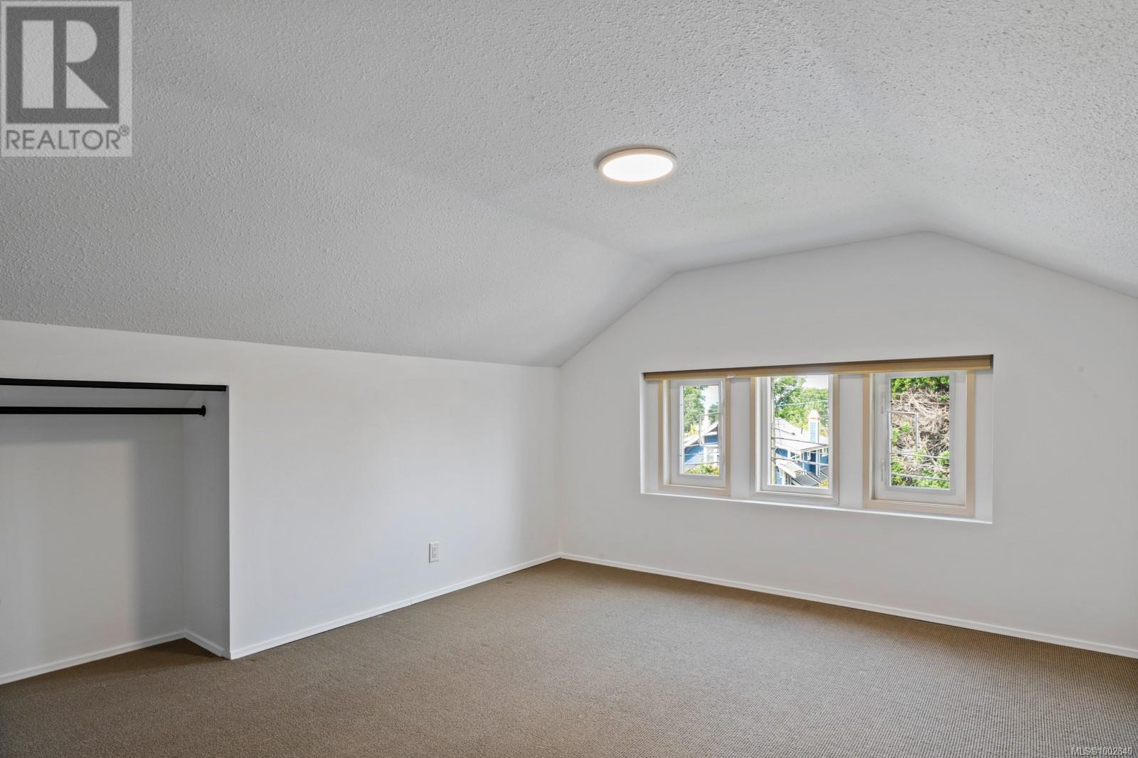 3027 Fifth St, Victoria, British Columbia  V8T 4B6 - Photo 40 - 1002840