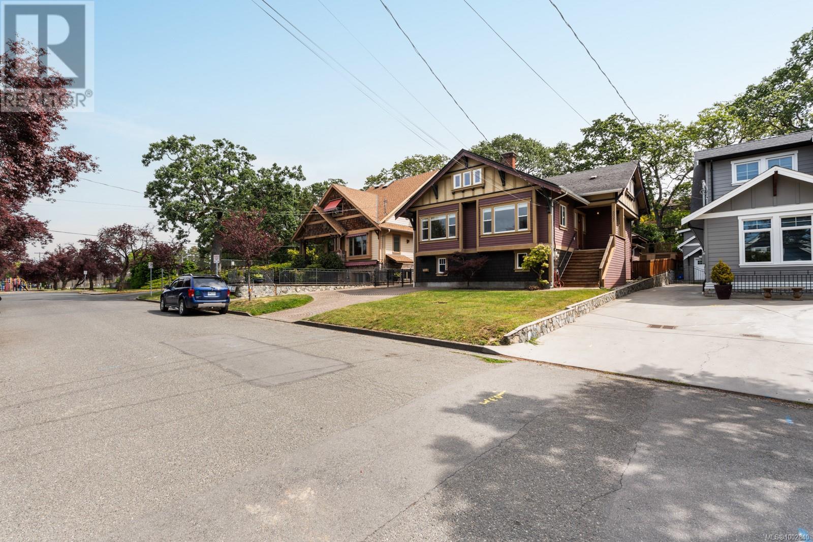 3027 Fifth St, Victoria, British Columbia  V8T 4B6 - Photo 58 - 1002840