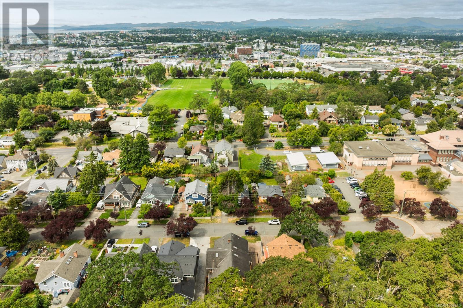 3027 Fifth St, Victoria, British Columbia  V8T 4B6 - Photo 60 - 1002840