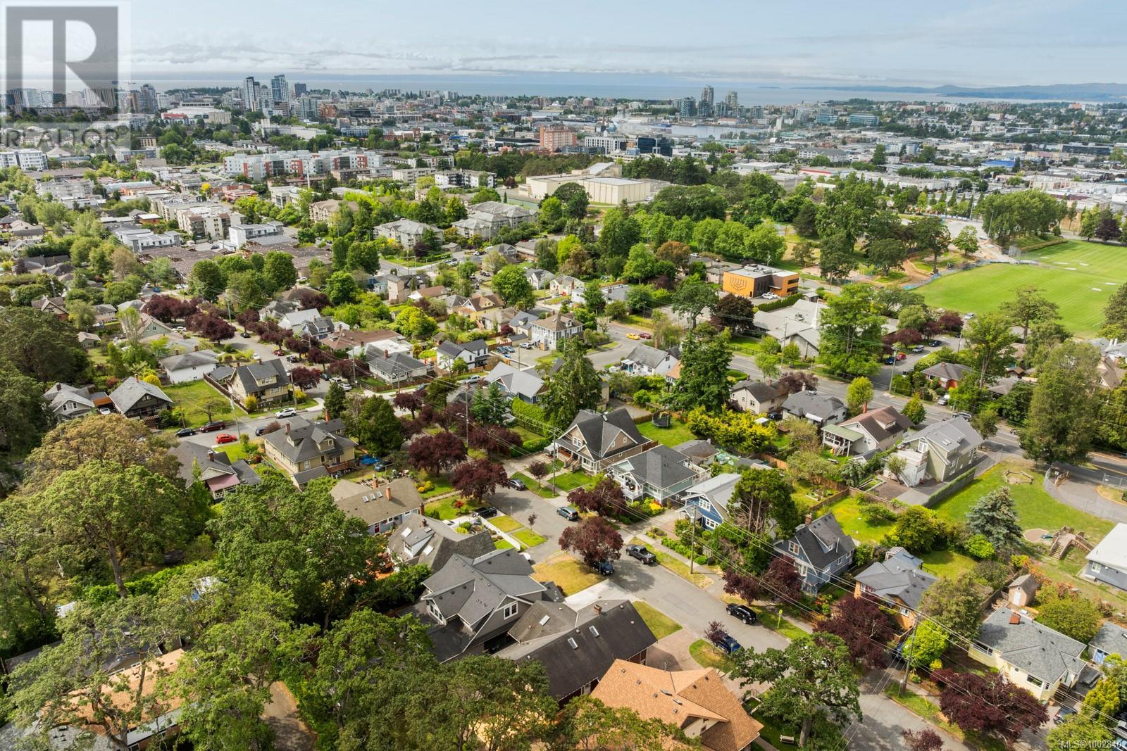 3027 Fifth St, Victoria, British Columbia  V8T 4B6 - Photo 61 - 1002840