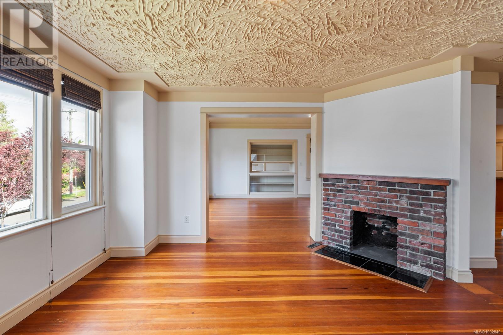 3027 Fifth St, Victoria, British Columbia  V8T 4B6 - Photo 8 - 1002840