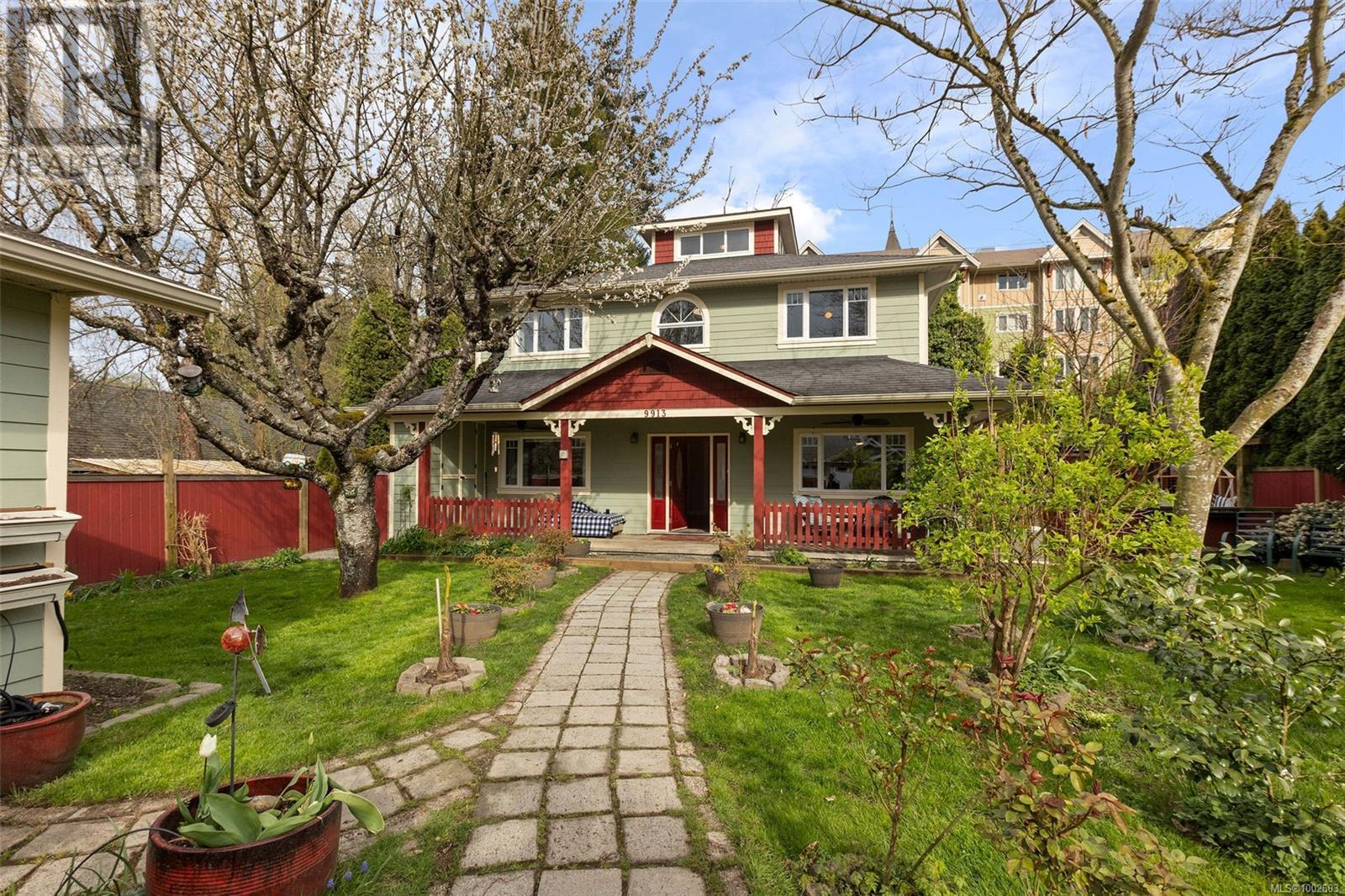 9913 Maple St, Chemainus, British Columbia