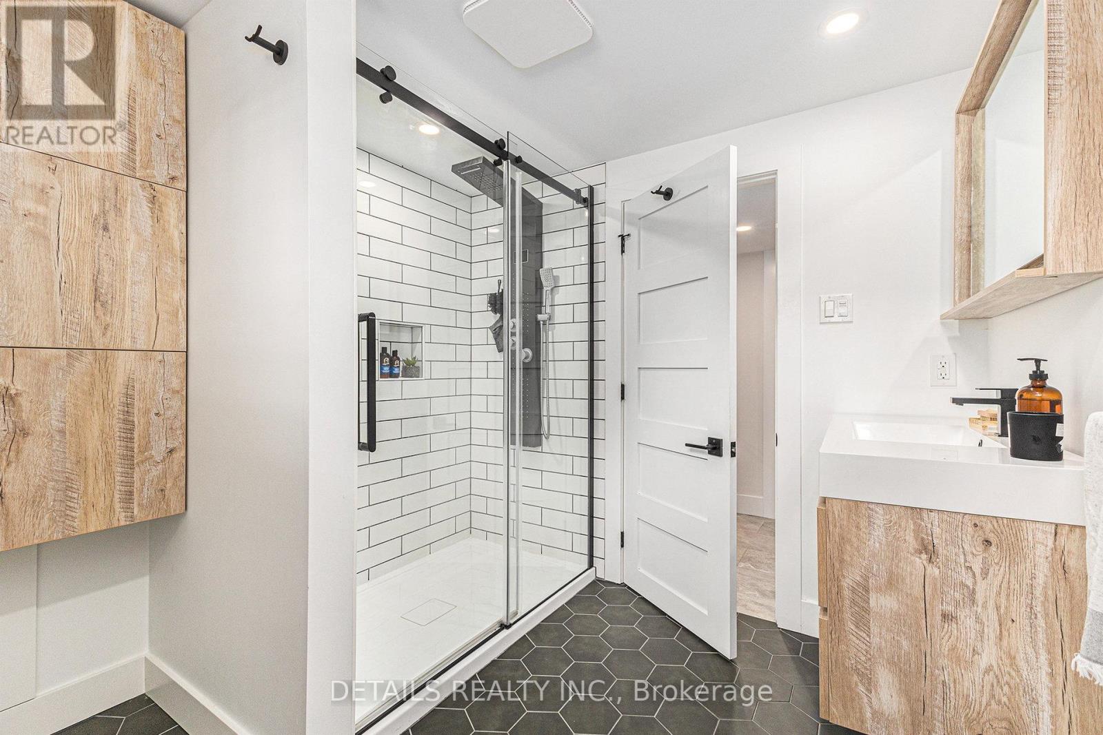 1575 Maxime Street, Ottawa, Ontario  K1B 3K9 - Photo 22 - X12208264