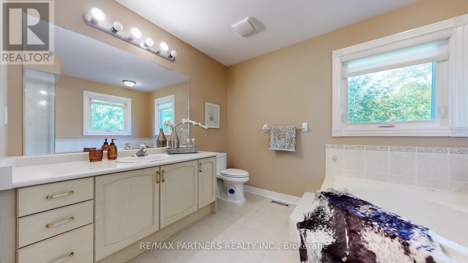 71 Alpine Crescent, Richmond Hill, Ontario  L4S 1W1 - Photo 27 - N12211173