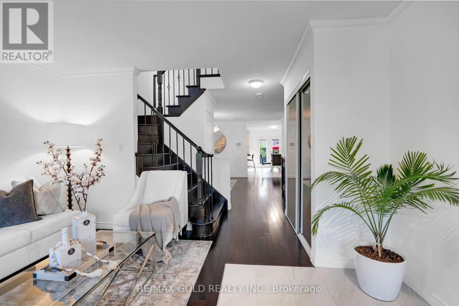 12 Mediterra Drive E, Brampton, Ontario  L7A 2H1 - Photo 13 - W12205194