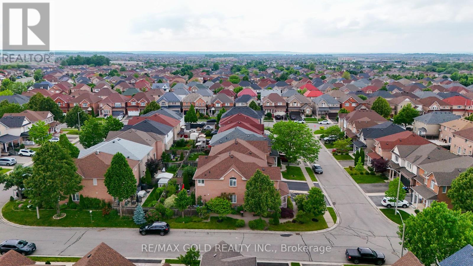 12 Mediterra Drive E, Brampton, Ontario  L7A 2H1 - Photo 2 - W12205194