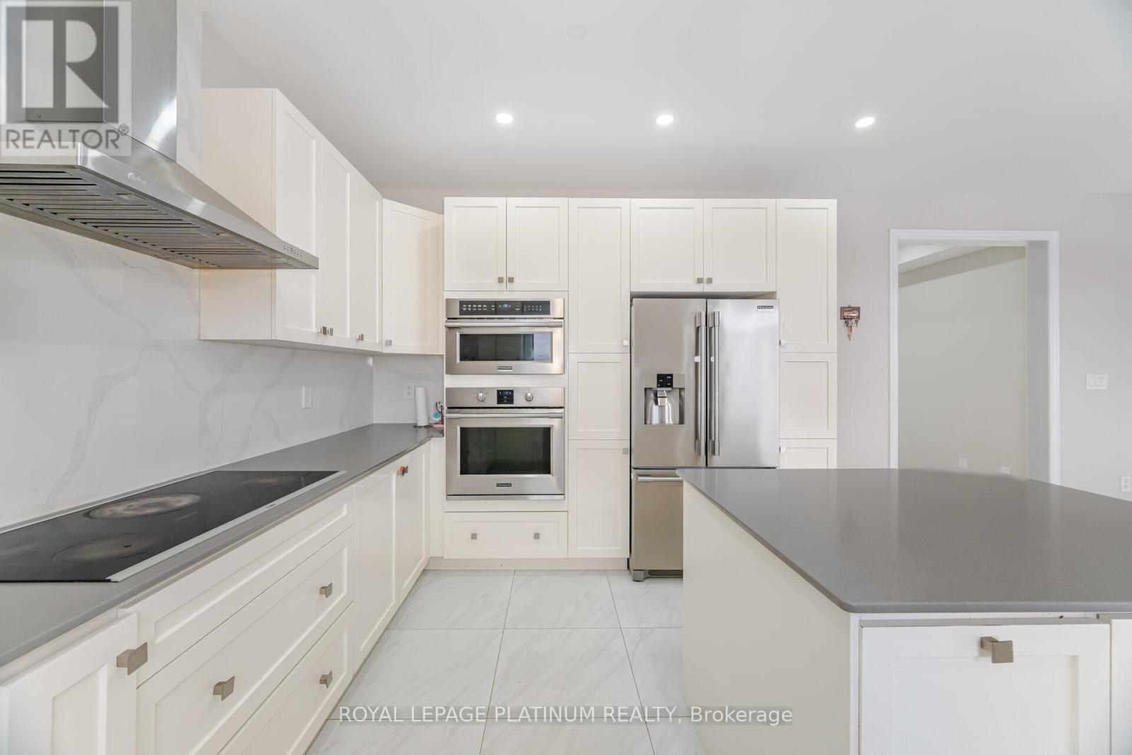 21 Smallwood Road, Brampton, Ontario  L7A 4Y7 - Photo 10 - W12199955