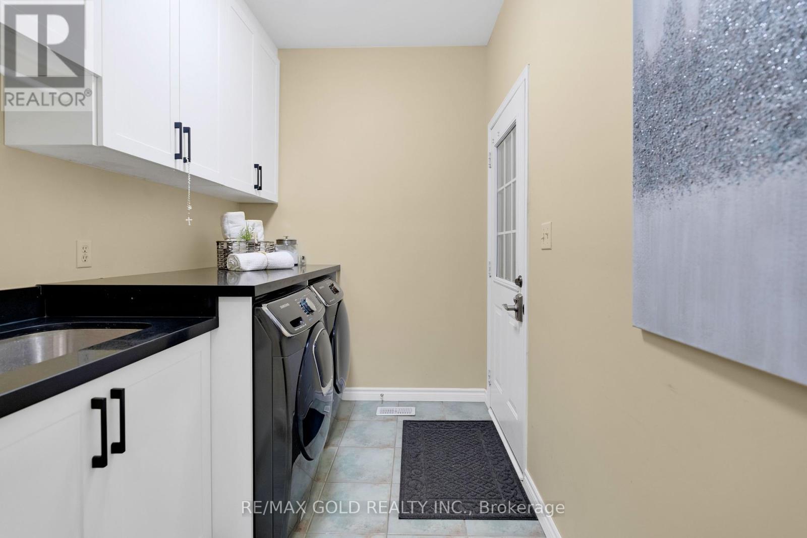12 Mediterra Drive E, Brampton, Ontario  L7A 2H1 - Photo 17 - W12205194