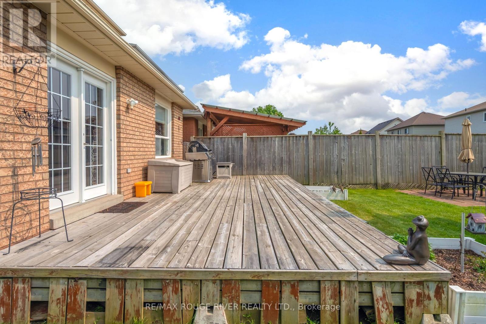 82 Edgerton Drive, Clarington, Ontario  L1C 4T8 - Photo 36 - E12213233