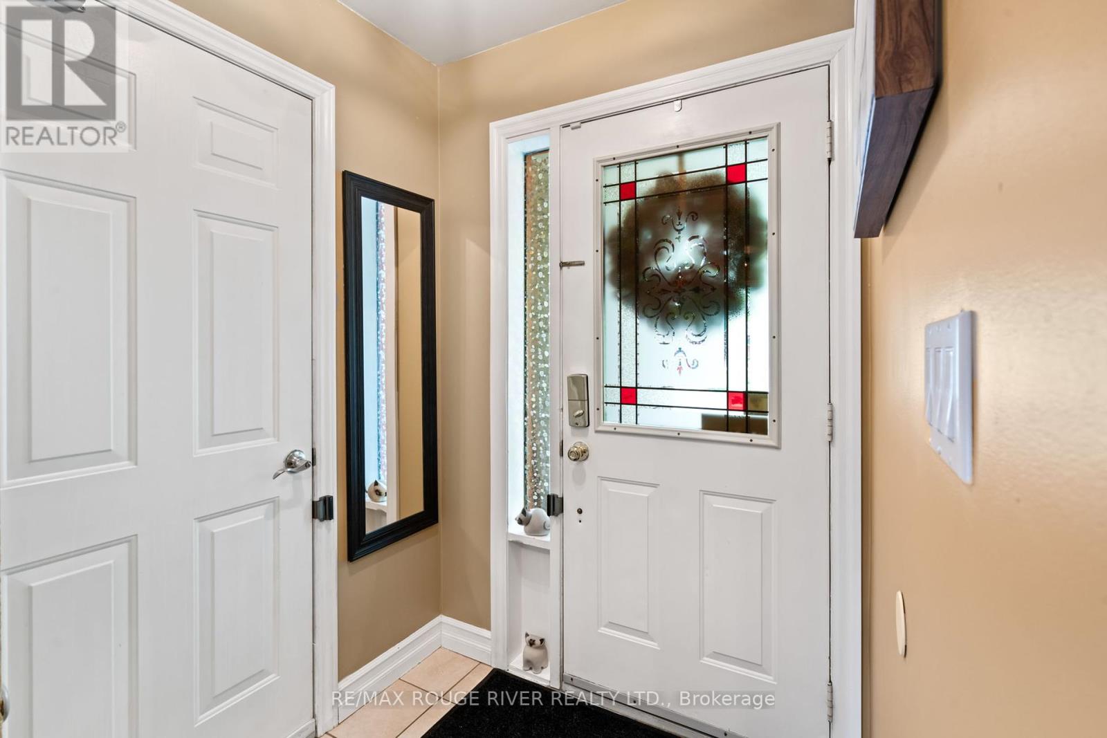 82 Edgerton Drive, Clarington, Ontario  L1C 4T8 - Photo 4 - E12213233